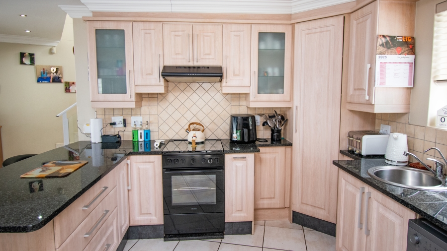 3 Bedroom Property for Sale in Jeffreys Bay Central Eastern Cape